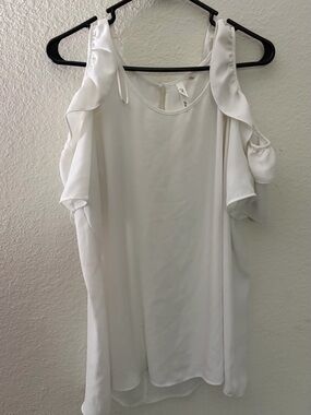 NY Collection White Ruffle Cold-Shoulder Top